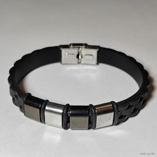 Браслет каучуковый со стальной подвеской