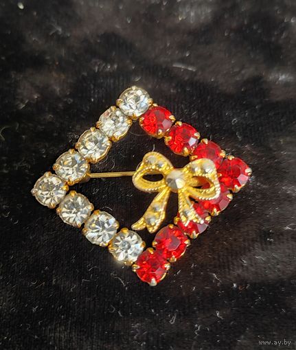 Брошь Чехословакия СССР с краснми вставками