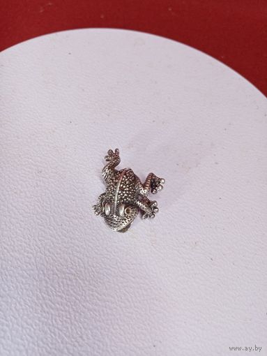 С рубля без мц. брошь капельная "Лягушка" зубр925пр. 2.2х2см.