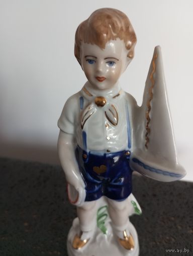 Статуэтка. Мальчик. Диколенко.
