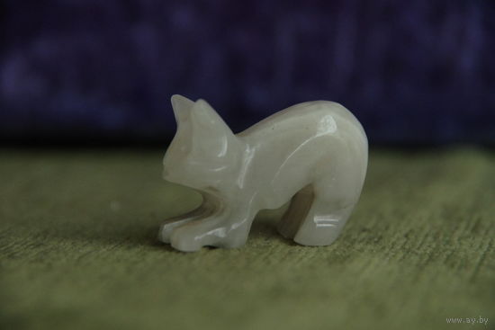 Статуэтка " Кот "  , оникс  высота 2,5 см , длинна 3,5 см