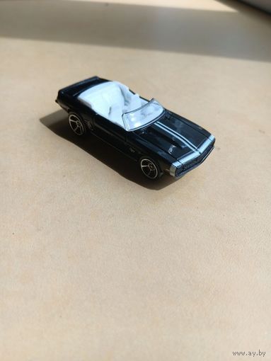 Чёрный кабриолет Hotwheels, состояние нового