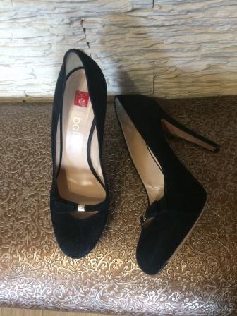 Классика туфли Ballin, Италия на 38,5 размер. Натуральная замша, идеальное состояние. Удобная колодка. Высота каблука 9 см, высота платформы 2,8 см.